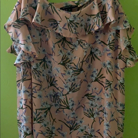 Banana Republic Blouse - Picture 2 of 3